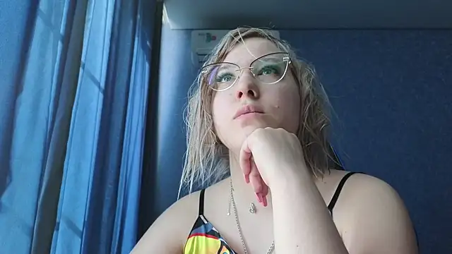 HotBrandyX online show from April 24, 2026, 5:21 am