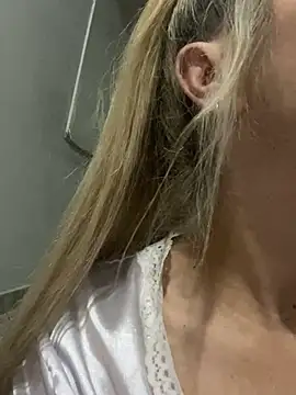 Snapshot of viktoria_davis_ chatting on January 27, 2025, 11:43 pm viktoria davis online show from January 27, 2025, 11:43 pm
