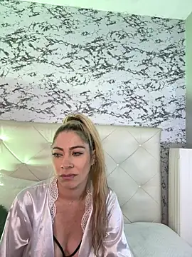Snapshot of viktoria_davis_ chatting on February 10, 2025, 9:47 pm viktoria davis online show from February 10, 2025, 9:47 pm