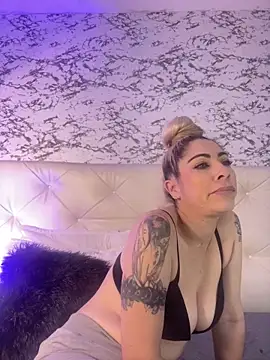 Snapshot of viktoria_davis_ chatting on February 25, 2025, 9:57 pm viktoria davis online show from February 25, 2025, 9:57 pm