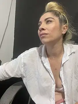 Snapshot of viktoria_davis_ chatting on March 15, 2025, 1:19 am viktoria davis online show from March 15, 2025, 1:19 am
