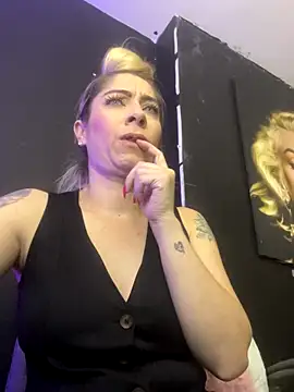 Snapshot of viktoria_davis_ chatting on September 19, 2025, 10:43 pm viktoria davis online show from September 19, 2025, 10:43 pm