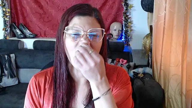 sachaclinford online show from November 21, 2025, 7:56 pm