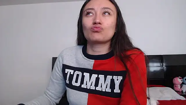 Snapshot of Elsa-bad chatting on February 18, 2025, 12:17 pm Elsa-bad online show from February 18, 2025, 12:17 pm