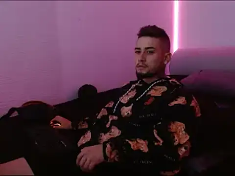 Lliam 2 online show from January 20, 2025, 11:56 am