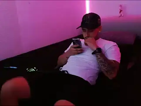 Lliam 2 online show from January 26, 2025, 3:58 pm