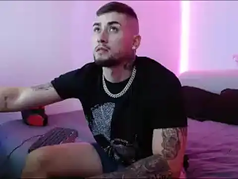 Lliam 2 online show from January 30, 2025, 1:00 am