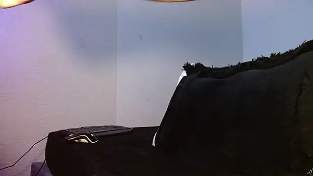 Lliam 2 online show from October 3, 2025, 4:20 am