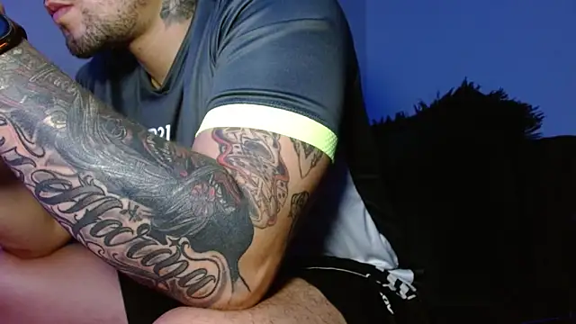 Lliam 2 online show from October 18, 2025, 2:03 am