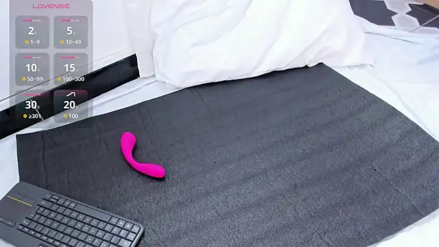 ValeriaOrtega online show from February 7, 2025, 2:47 pm