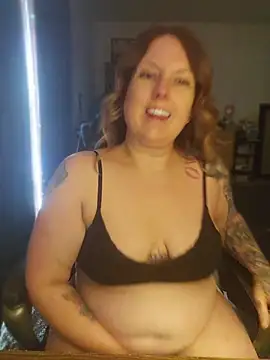 Snapshot of TattedMamaXOXO chatting on July 21, 2026, 6:10 pm TattedMamaXOXO online show from July 21, 2026, 6:10 pm