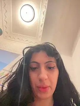 Snapshot of majdolin78 chatting on February 20, 2025, 2:35 pm majdolin78 online show from February 20, 2025, 2:35 pm