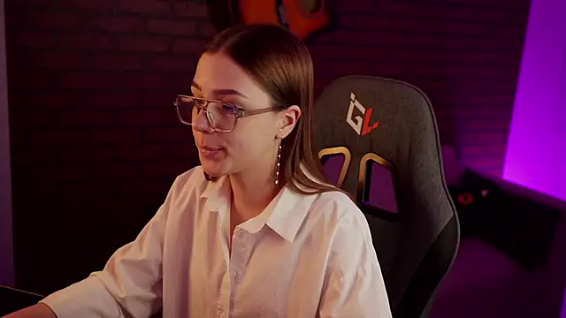 PamBeesly online show from January 26, 2025, 2:41 pm