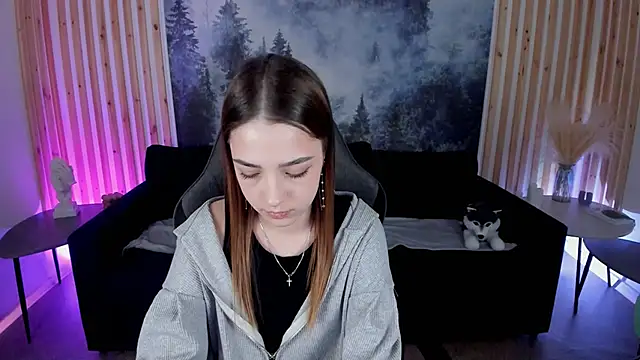 PamBeesly online show from March 14, 2025, 11:23 am