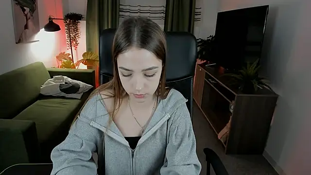 PamBeesly online show from March 16, 2025, 8:32 am