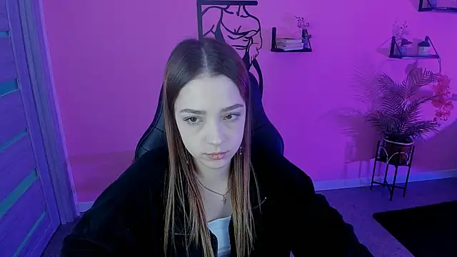 PamBeesly online show from March 22, 2025, 2:36 pm