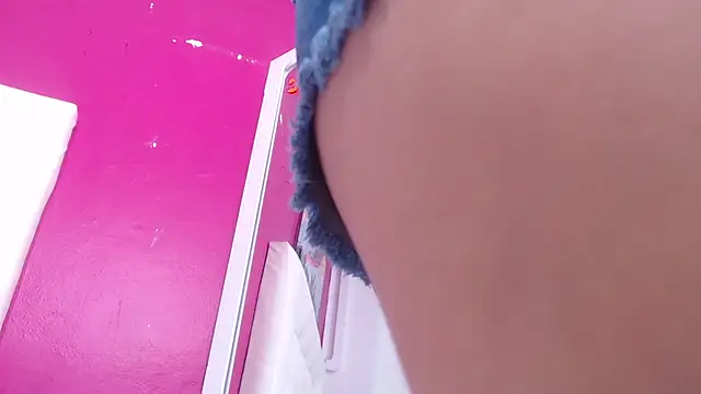 tinyy whore18 online show from January 11, 2026, 12:48 am