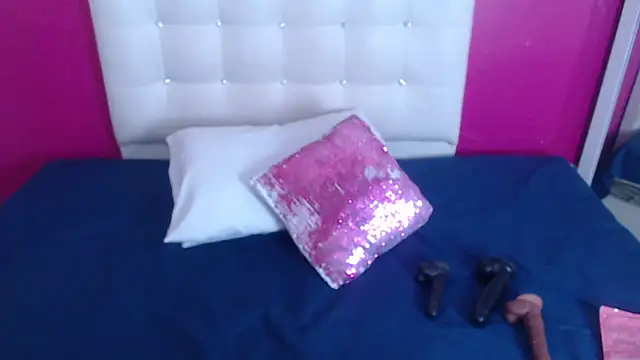 tinyy whore18 online show from February 12, 2026, 6:52 am