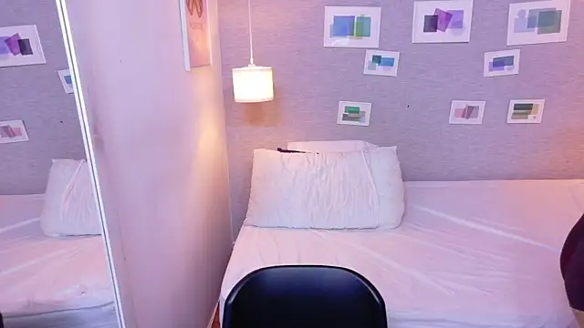 tinyy whore18 online show from April 15, 2026, 2:13 pm