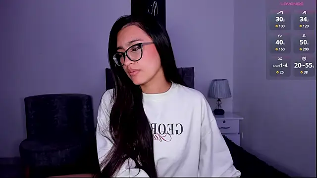 Snapshot of AgathaHowland_ chatting on October 15, 2025, 8:36 am AgathaHowland online show from October 15, 2025, 8:36 am