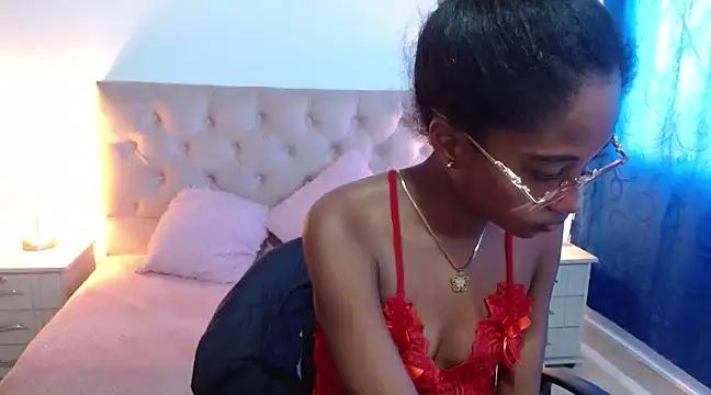 LITTLEDOLLHOT online show from February 4, 2025, 2:10 pm