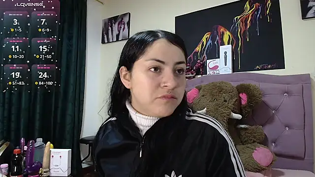 Emmie Hot online show from November 10, 2025, 12:26 pm