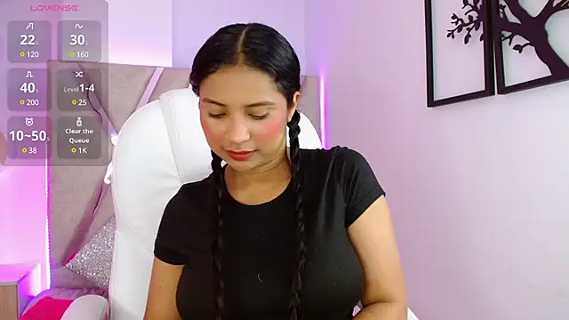 Sophia waalker  1 online show from January 21, 2025, 11:13 am