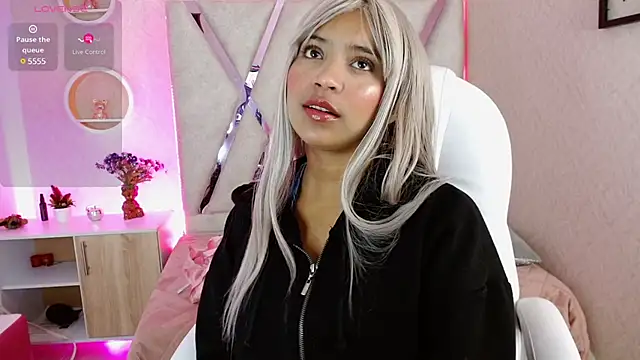 Sophia waalker  1 online show from January 27, 2025, 11:00 am