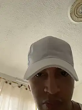 Snapshot of Diegosavage3 chatting on February 24, 2025, 9:20 pm Diegosavage3 online show from February 24, 2025, 9:20 pm