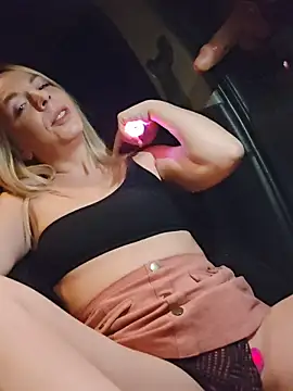 SweetyNinaOff1 online show from February 16, 2026, 9:22 pm