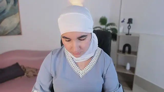 Ayha khalaf online show from October 21, 2025, 1:17 am