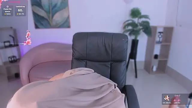 Ayha khalaf online show from February 12, 2026, 4:07 am