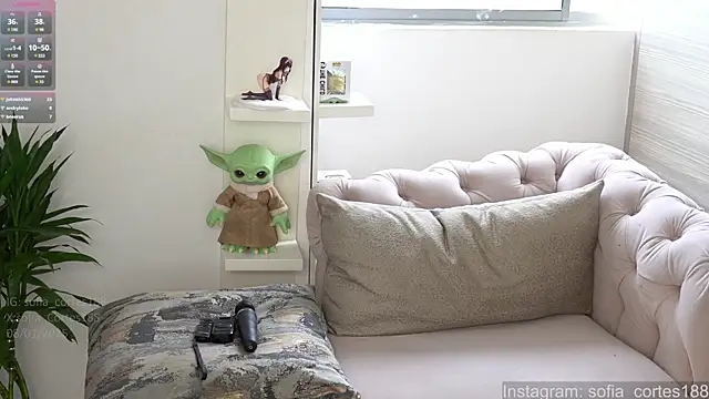 tatiana  cortes18 online show from January 8, 2025, 3:50 pm