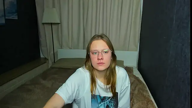 TessaSwans online show from January 30, 2025, 1:22 am