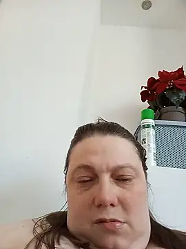 Snapshot of HotHornyEmmaX chatting on May 28, 2026, 11:18 am HotHornyEmmaX online show from May 28, 2026, 11:18 am