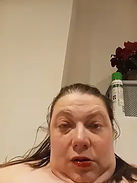 Snapshot of HotHornyEmmaX chatting on May 30, 2026, 10:18 pm HotHornyEmmaX online show from May 30, 2026, 10:18 pm