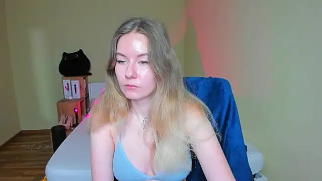 EmilyPaw online show from February 11, 2025, 9:09 am