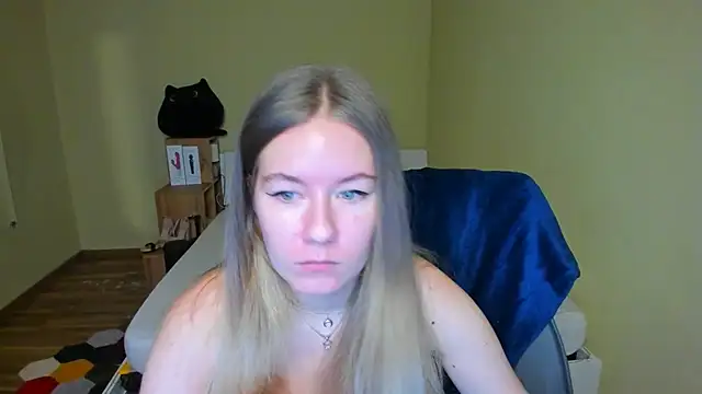 EmilyPaw online show from February 14, 2025, 8:52 am