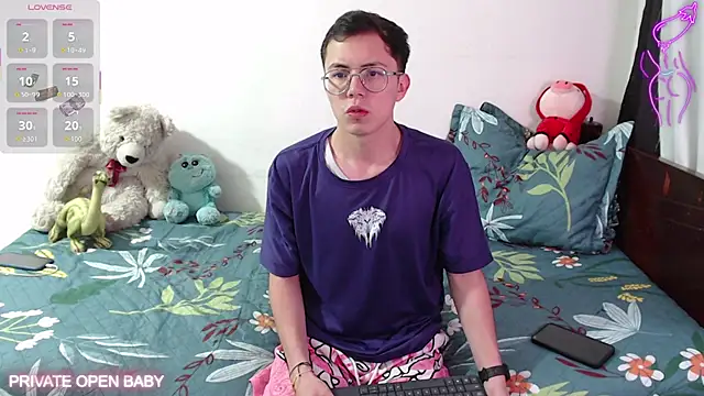 Snapshot of Tina_4_Charlie chatting on October 16, 2025, 12:17 pm Tina 4 Charlie online show from October 16, 2025, 12:17 pm