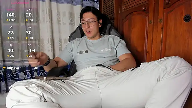 Snapshot of Amon__ashford chatting on February 3, 2026, 1:26 am Amon ashford online show from February 3, 2026, 1:26 am