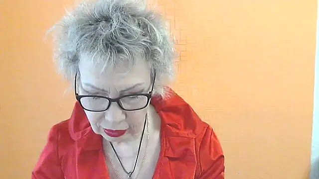 NessyJenixs online show from April 19, 2026, 7:40 am