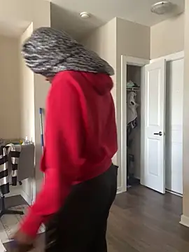 Snapshot of theprettysoles chatting on December 21, 2025, 2:46 pm theprettysoles online show from December 21, 2025, 2:46 pm