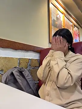 fiorella paris online show from February 16, 2026, 7:21 pm