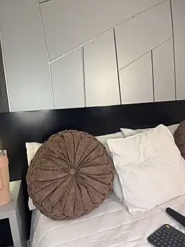 fiorella paris online show from March 9, 2026, 8:35 pm