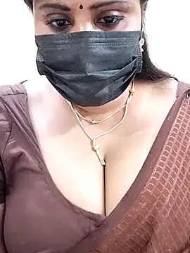 Queenflowerr online show from January 27, 2025, 6:09 pm