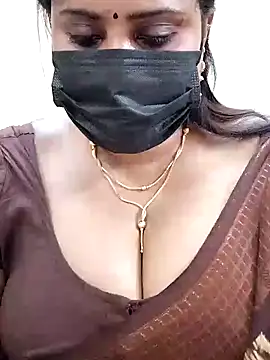 Queenflowerr online show from January 27, 2025, 10:06 pm