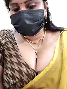 Queenflowerr online show from January 30, 2025, 7:59 pm