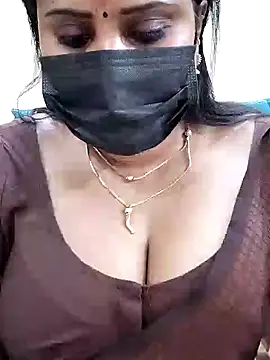 Queenflowerr online show from February 11, 2025, 11:54 pm