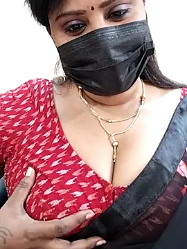 Queenflowerr online show from March 6, 2025, 2:30 am