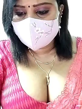 Queenflowerr online show from September 11, 2025, 5:46 pm